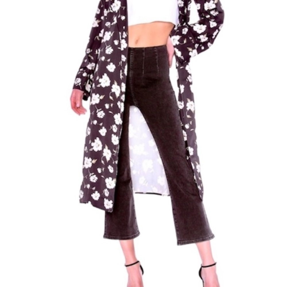 Free People High Waisted Cropped Bootcut in Black Wash pull on Jeans - Picture 4 of 8